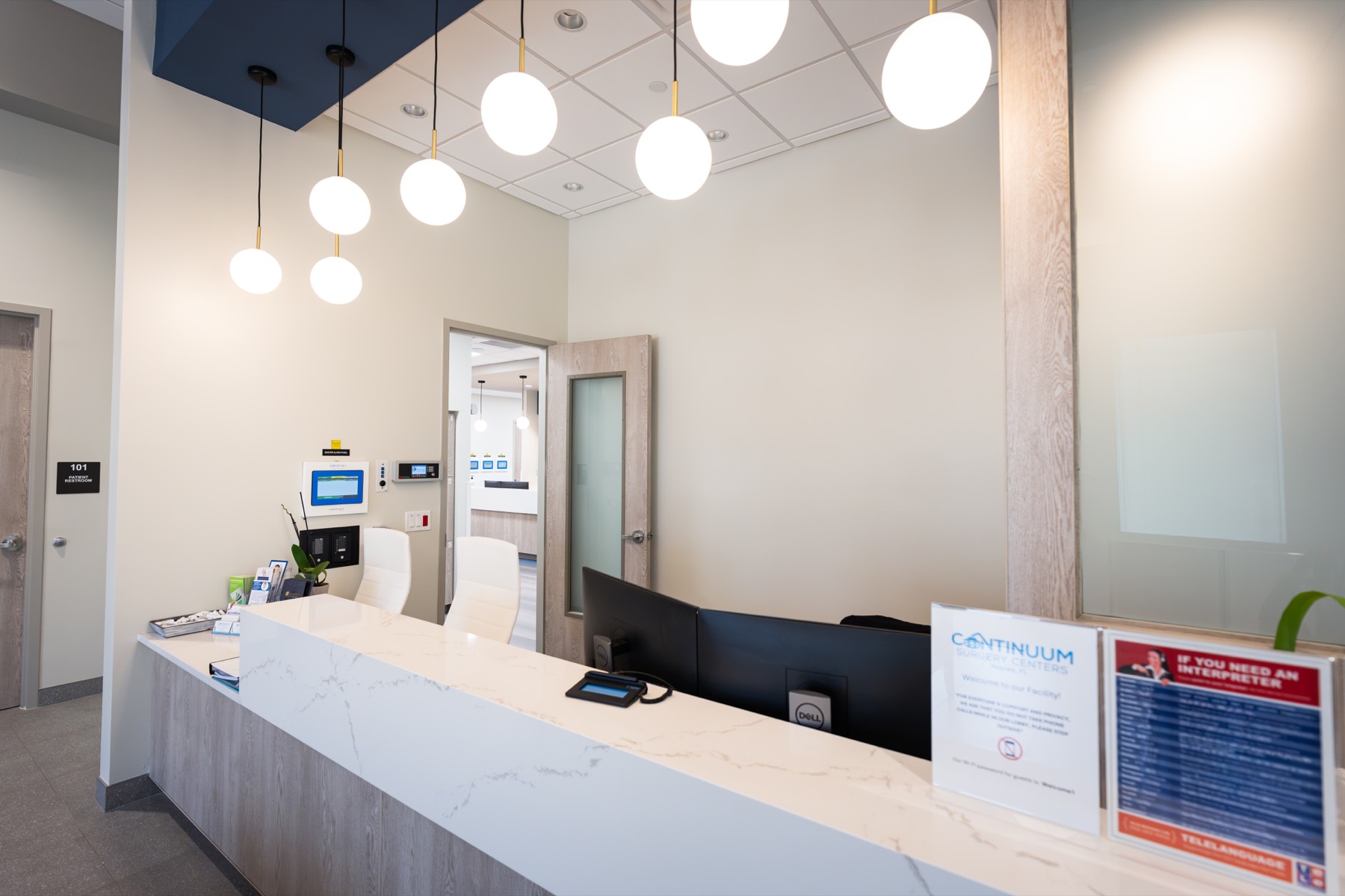 The reception desk at Continuum Surgery Centers of Naples